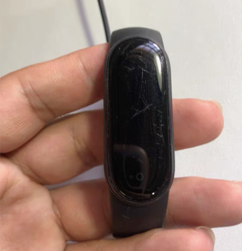 小米手环5标准版 屏幕有划痕如图,功能完好...