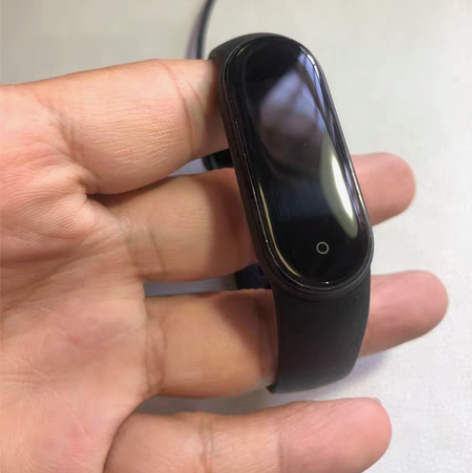 包邮小米手环5标准版 屏幕几乎没有划痕，边...