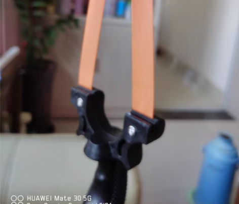 包邮刚买的塑钢弹弓，家里不让玩，低价出售！...