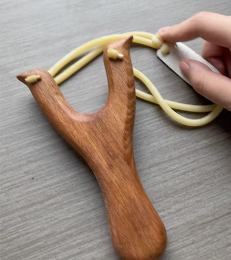 高品质熟桐油手工弹弓，质量很好，为峨眉山猴...