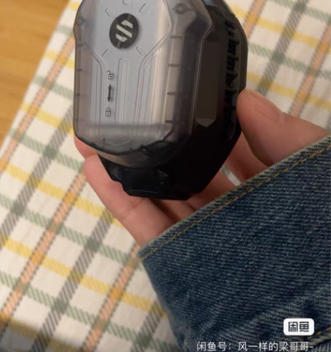 转卖奢姿黑鲨涡轮手机散热器半导体散热背夹冰...