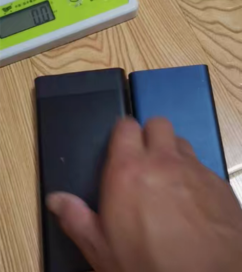 包邮两个充电宝打包出 ，一个2万毫安，一个...