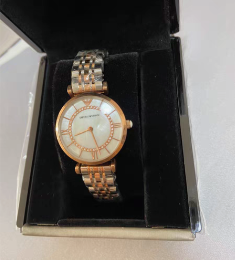 包邮全新 阿玛尼满天星手表女小众轻奢高级感...