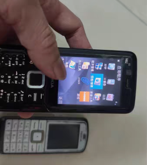 包邮诺基亚N82，成色比较新，有7到8成新...