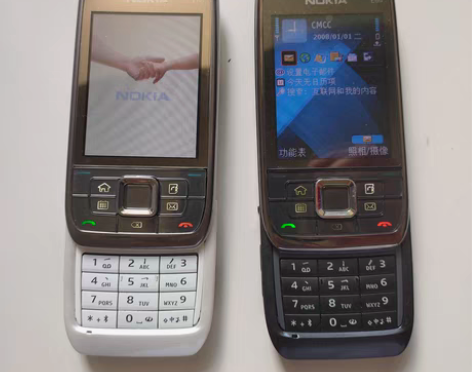 诺基亚E66 大陆版。支持移动卡，港版的支...