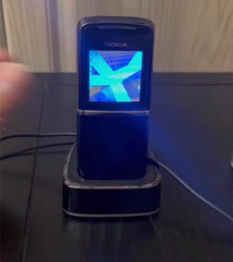 诺基亚8800S 接打电话信号都正常，后盖...