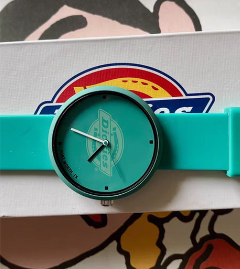 包邮Dickies旗舰店运动风手表学生硅胶...