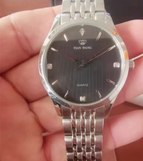 天王原装正品手表，成色挺新，走时精准，外观...