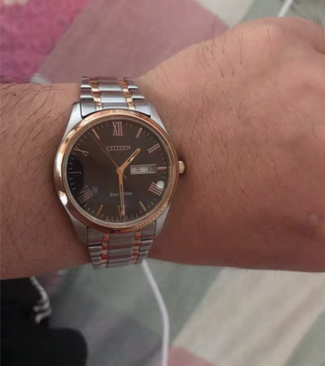 西铁城光动能手表 很好看 很得劲 省心省力...