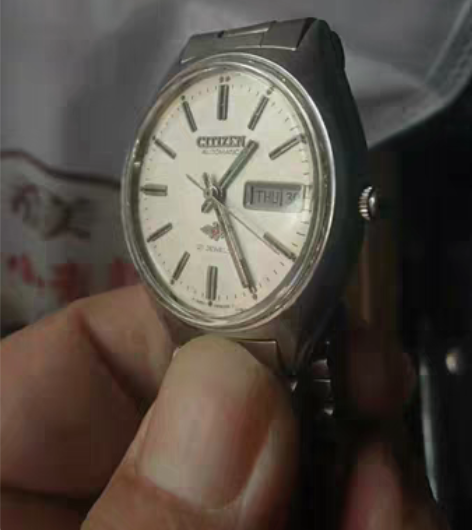 包邮西铁城8200透底机芯走时准 感兴趣的...