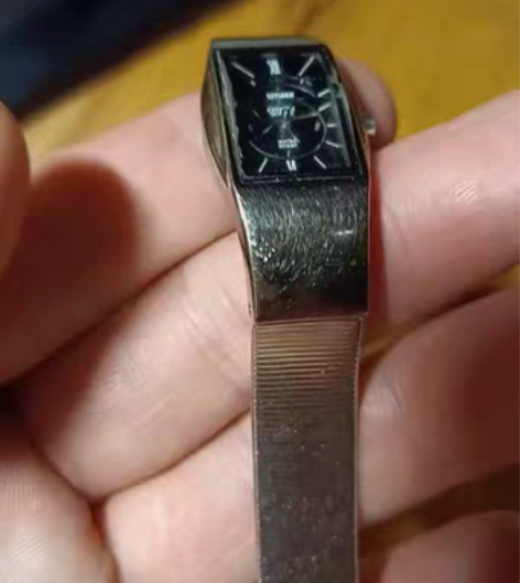西铁城手表女表使用痕迹明显表蒙有明显磕碰 ...