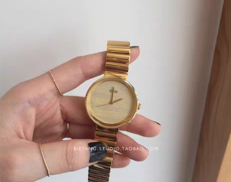 转卖歌迪 腕表 带过一次 感兴趣的话点“我...