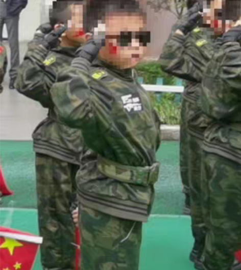 迷彩服,尺码:140,仅运动会穿过一次 感...