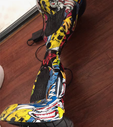 包邮弟弟没怎么玩过，有的地方有一点划痕，但...