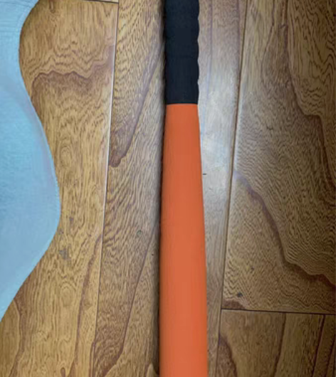 表演用了一次 棒球棍 橙色 感兴趣的话点“...