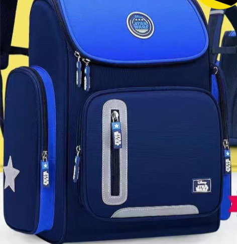 包邮《全新》迪士尼书包小学生1-6年级超轻...