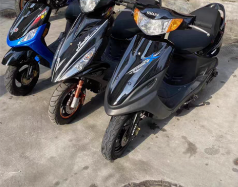 包邮各種各樣踏板摩托車，大量現貨 感兴趣的...