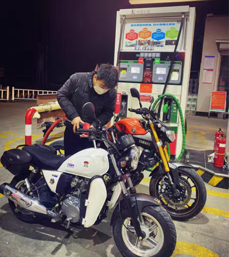 银钢150车辆99新加装边包护腿挡风，有意...