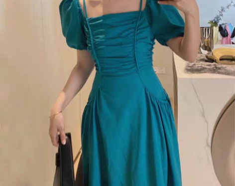 转卖法式chic夏季新款褶皱一字领露肩吊带...