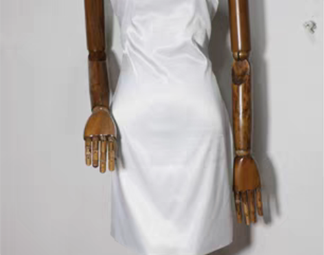 转卖抹胸 缎面 露背 包臀裙 全新 收藏癖...