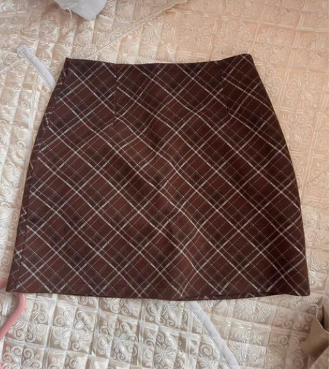 转卖格子A字短裙包臀裙 m码轻微穿着痕迹售...