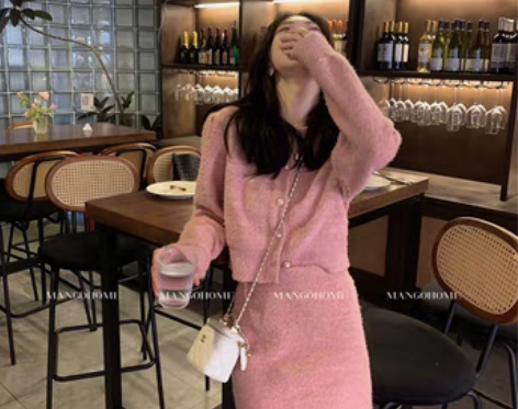 转卖法式名媛小香风针织毛衣套装女秋冬圆领短...