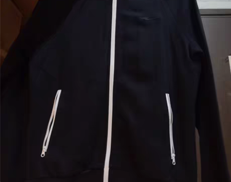 包邮鸿星尔克修身版薄外套 穿过 感兴趣的话...