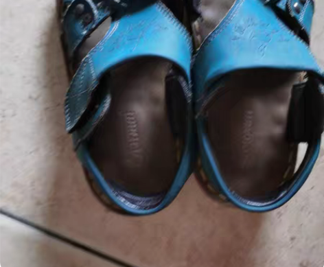 32码凉鞋 防滑耐磨底 20出 感兴趣的话...