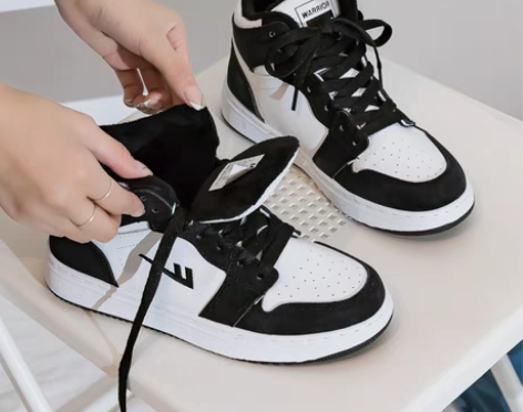 转卖回力秋冬季高帮小白鞋男款 43 感兴趣...