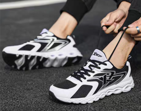 转卖特步男鞋运动鞋2021新款正品透气夏季...