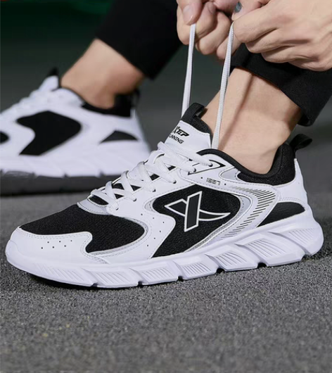 转卖特步男鞋运动鞋2023年新款春季网面透...