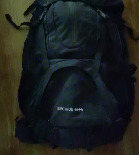 双肩登山包 感兴趣的话点“我想要”和我私聊...