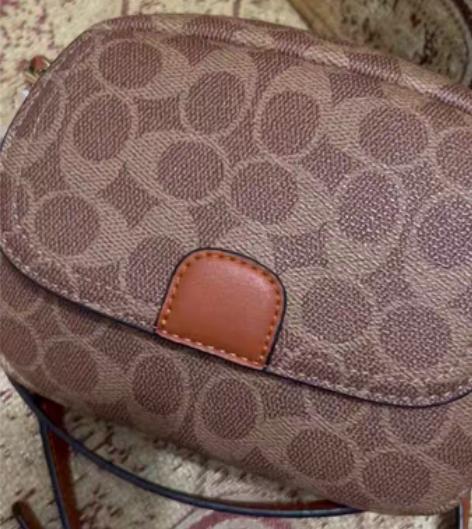 转卖香港蔻一包包2022新款包包女夏季斜挎...