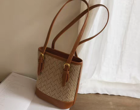 转卖【南风】草编水桶托特包2019新款复古...