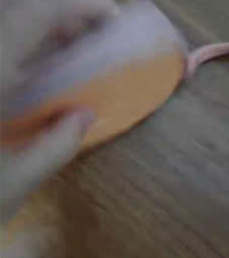 红谷手拿包，购于兴隆，看着喜欢这个颜色就买了也没寻思是否需要...