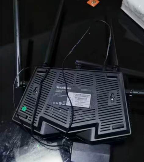 腾达AC11 千兆路由器  家里自用换下来...