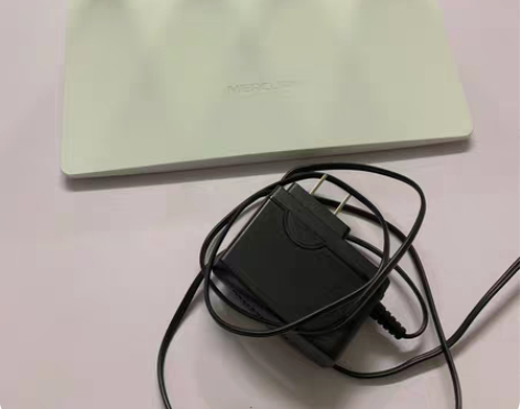 水星300M路由器用了几个月，非常新，搬家...