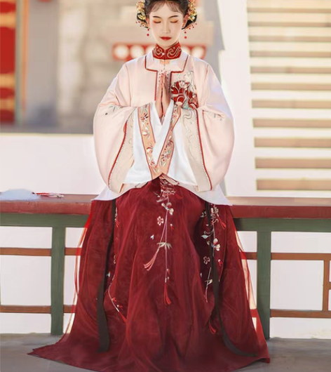 包邮品牌型号 ：汉尚华莲全套S码带吊牌 新旧程度 ：全新未上...