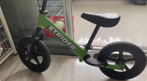 正品万达购置strider儿童平衡车，九成...