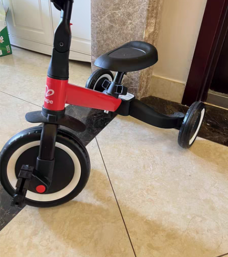 平衡车几乎没骑过就在家放着  孩子太小蹬不...