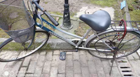 永久自行车，七成新，180元 感兴趣的话点...