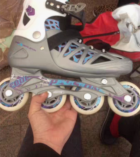 转卖美洲狮轮滑鞋成年溜冰鞋男女大学生滑轮鞋...