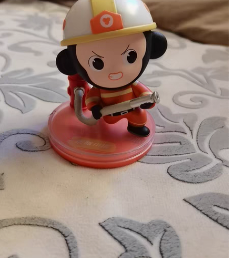 猿辅导消防员手办 无瑕疵 原价55元 我出...