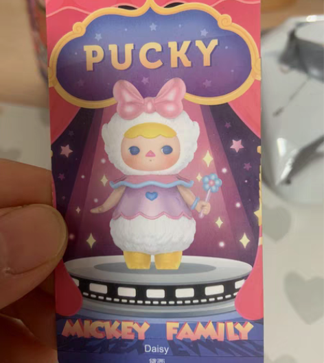 包邮全新专柜正品泡泡玛特 米奇家族系列手办...