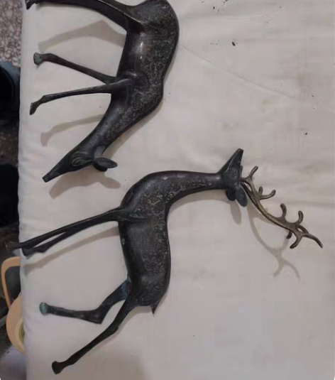 包邮一对雕刻黄铜鹿，工艺精美，工很细，全品...