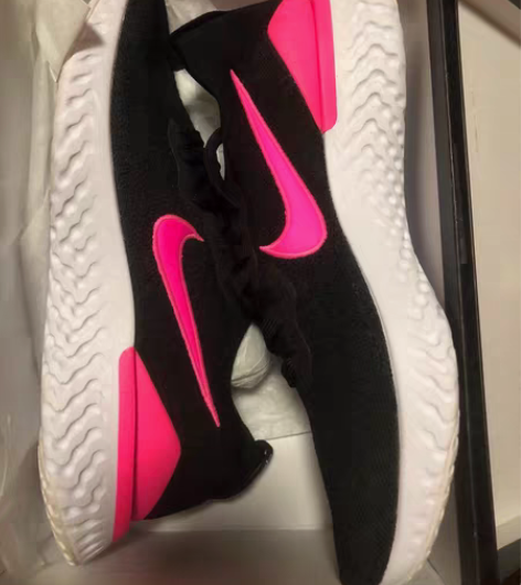 包邮Nike Epic React Fly...