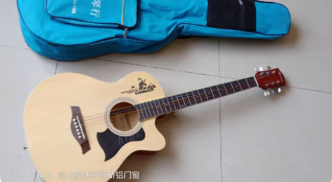 二手吉他低价出售，100元一个。售出不退不...