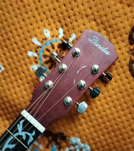 吉他 学钢琴了，转手出吉他，linda小众...