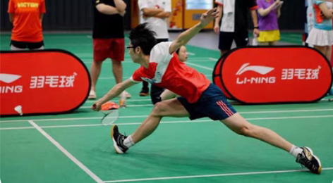 接成人、青少年羽毛球教学 国家一级羽毛球运...