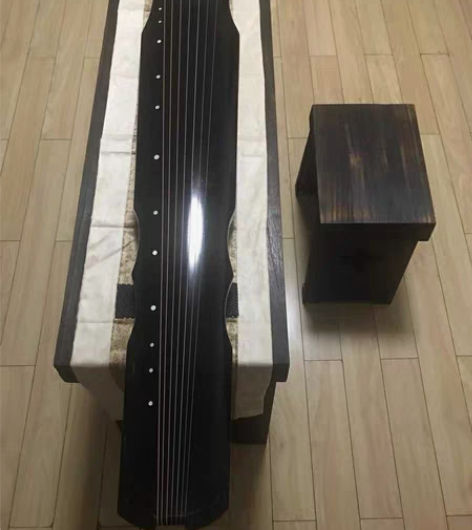 包邮琴行倒闭伏羲古琴 特价出售，原价300...